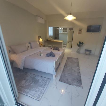 Eytyhias Yard Apartments In Poros Poros Town Exterior foto