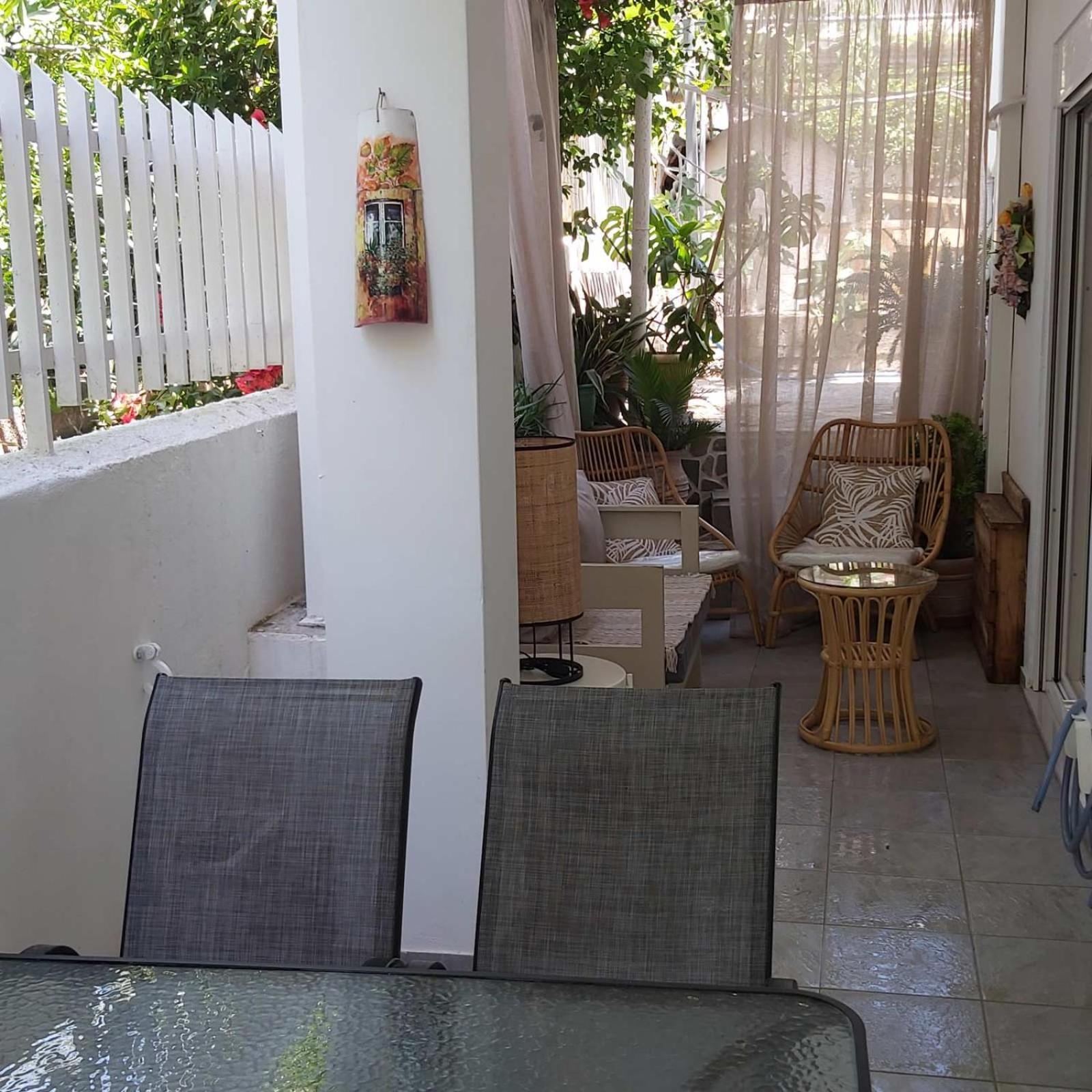 Eytyhias Yard Apartments In Poros Poros Town Exterior foto